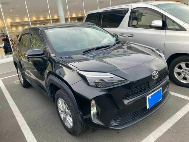 YARIS CROSS-1