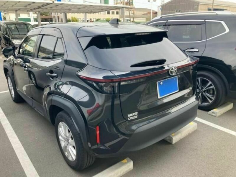 YARIS CROSS-3