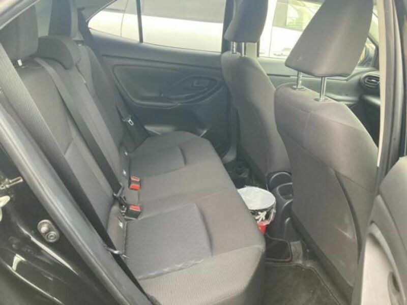 YARIS CROSS-9