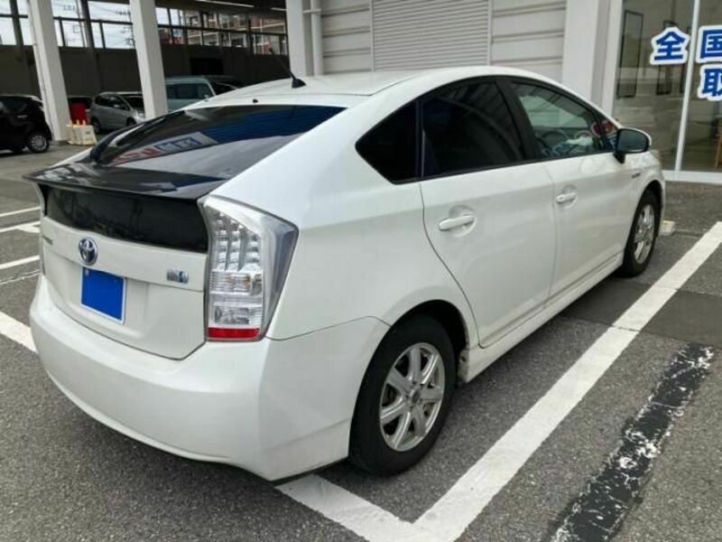 PRIUS-3