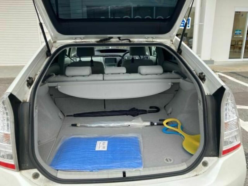 PRIUS-9