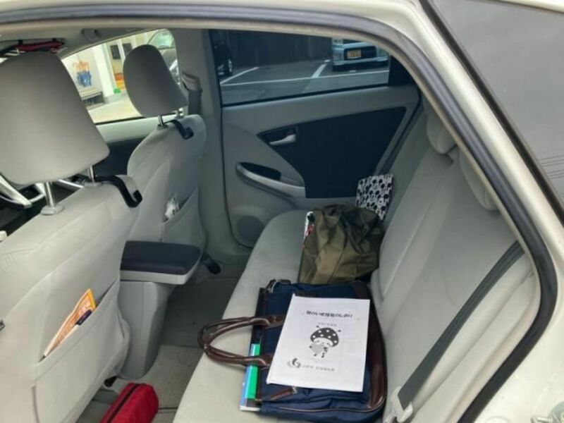 PRIUS-10