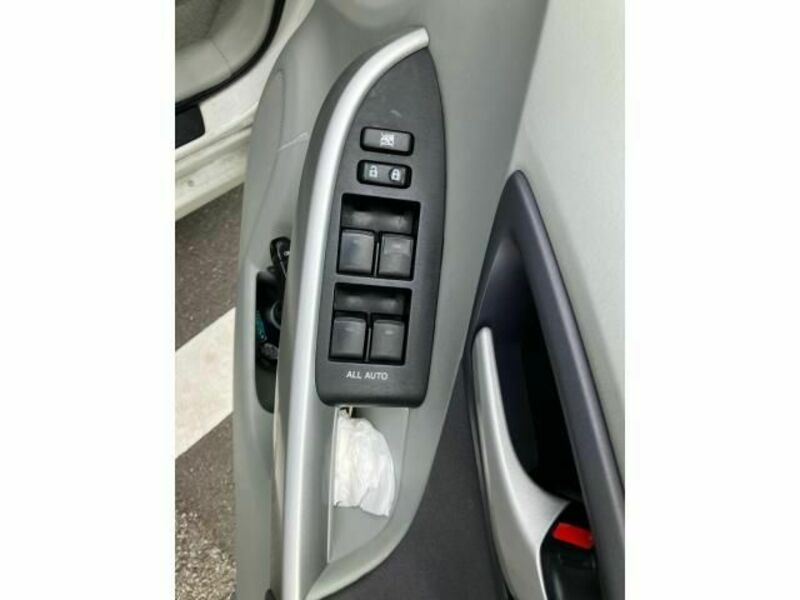 PRIUS-11