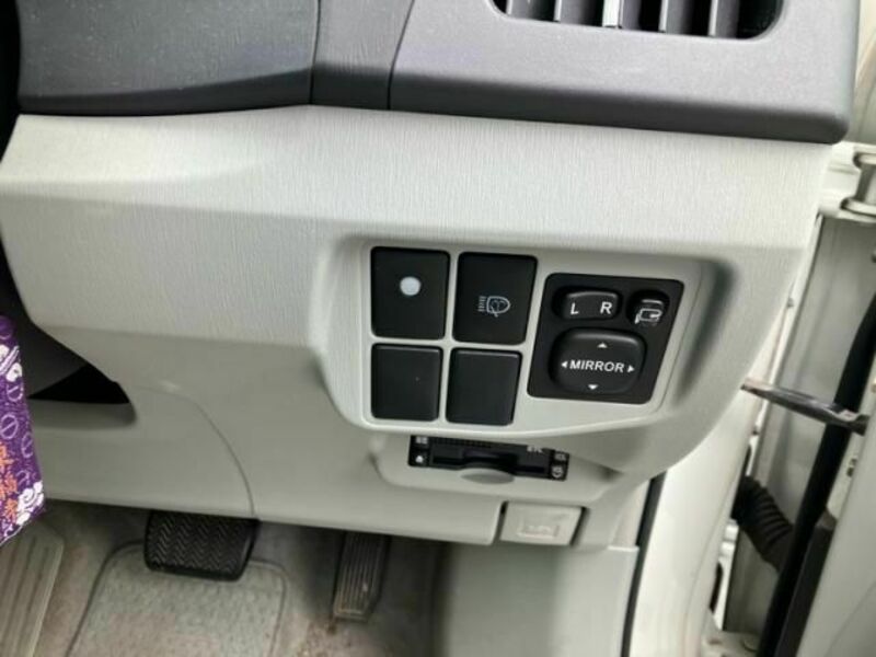 PRIUS-12