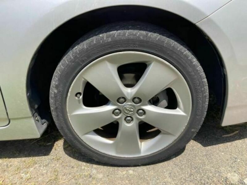 PRIUS-4