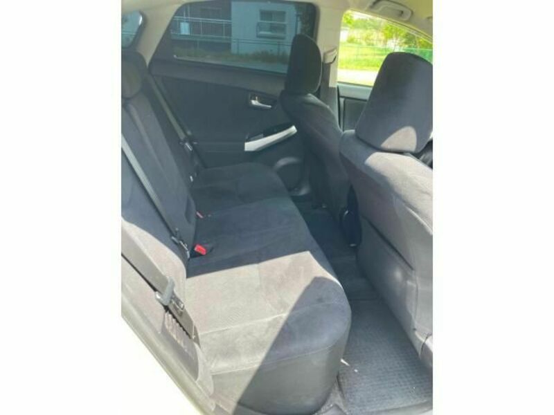 PRIUS-9