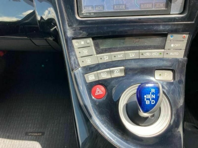 PRIUS-21