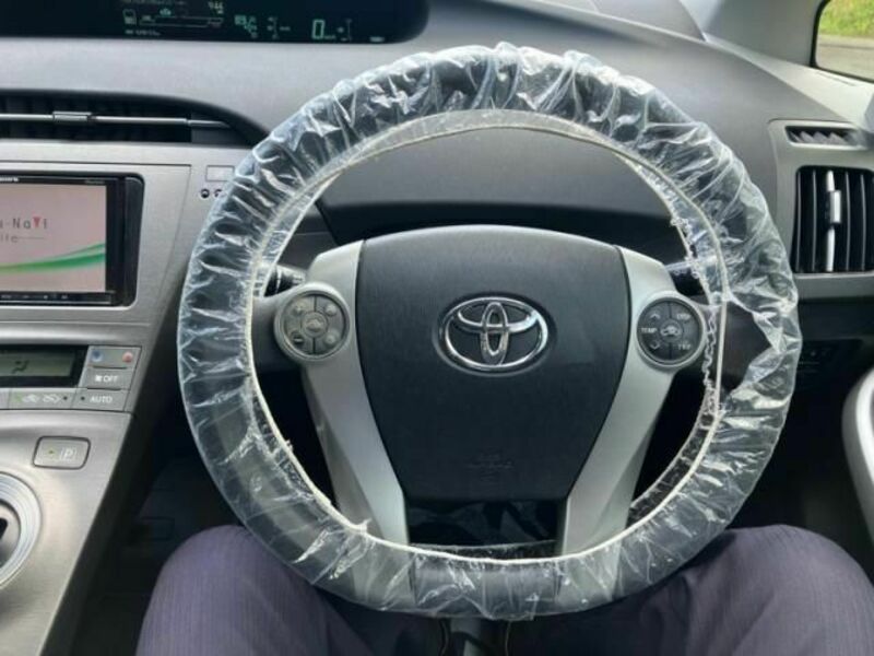 PRIUS-11