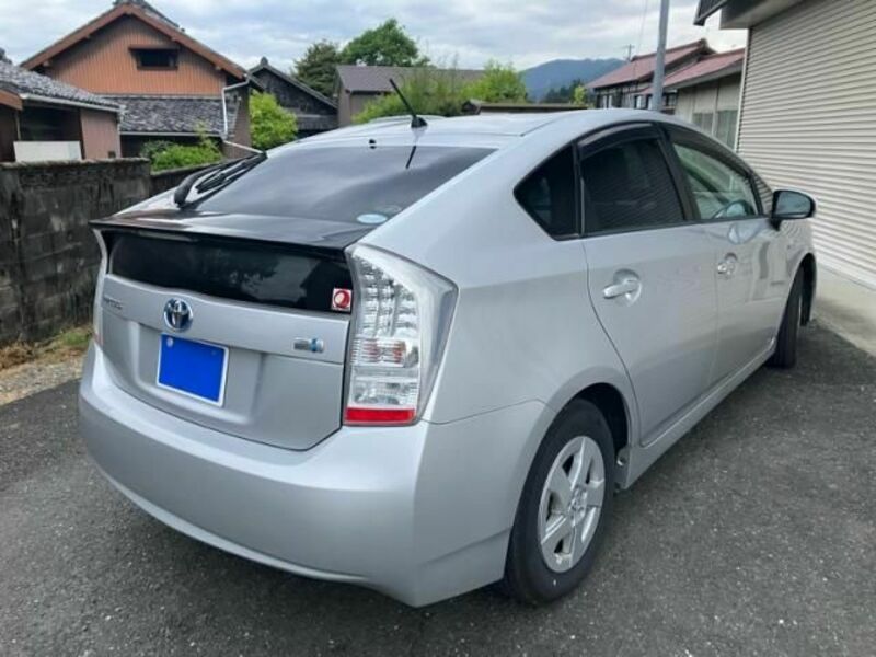 PRIUS-2
