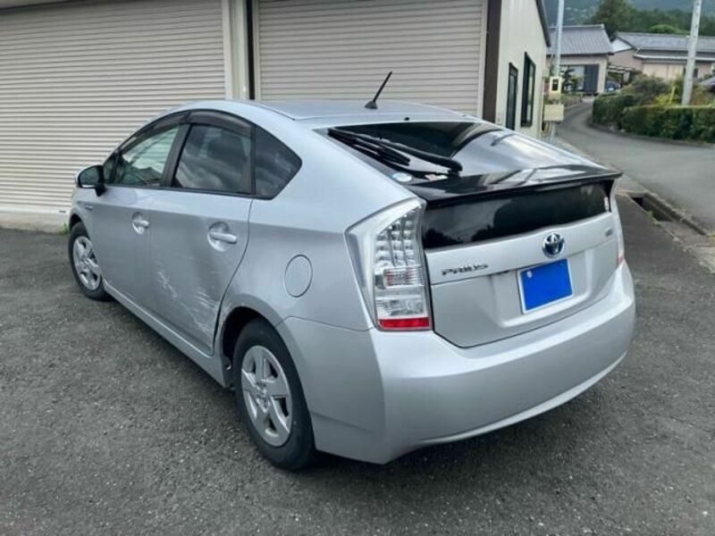 PRIUS-3