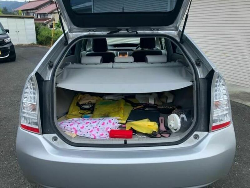 PRIUS-13