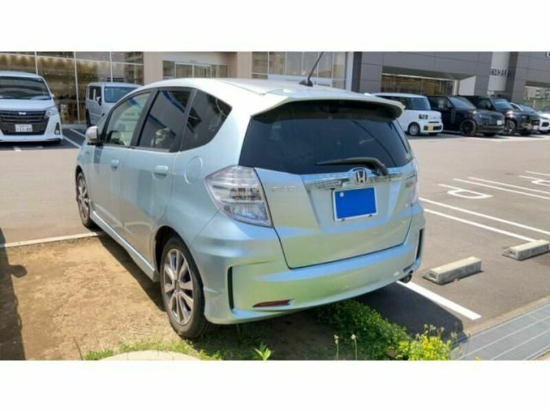 FIT HYBRID-4