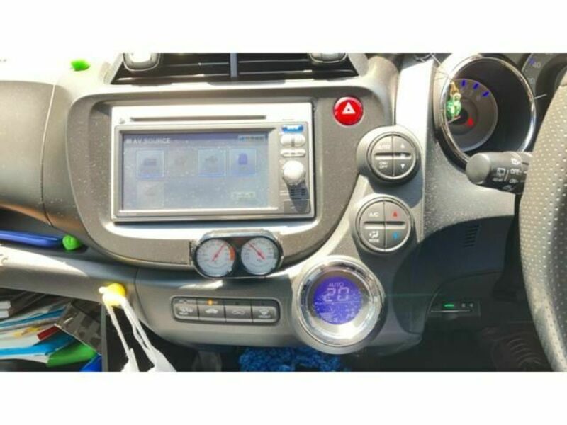 FIT HYBRID-8