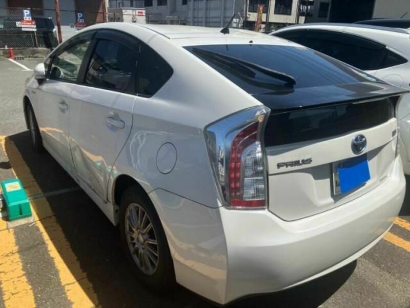 PRIUS-3