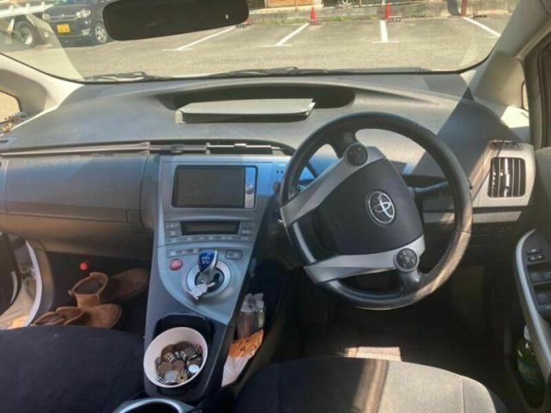 PRIUS-11