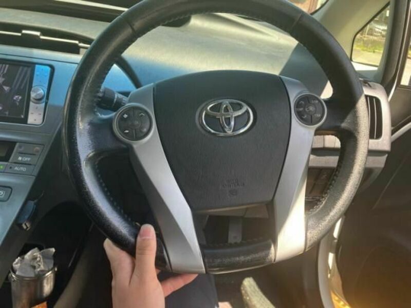 PRIUS-19