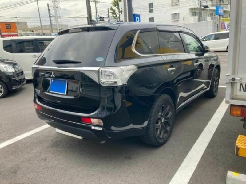 OUTLANDER PHEV-2