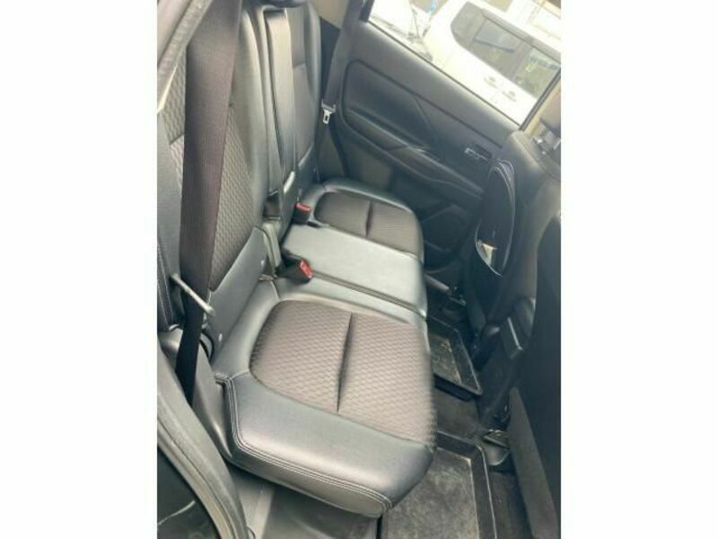 OUTLANDER PHEV-15