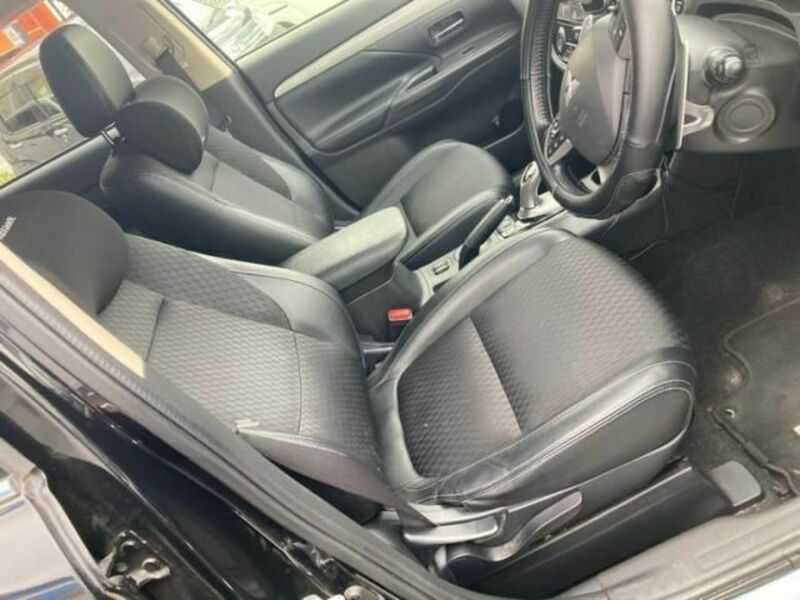 OUTLANDER PHEV-17