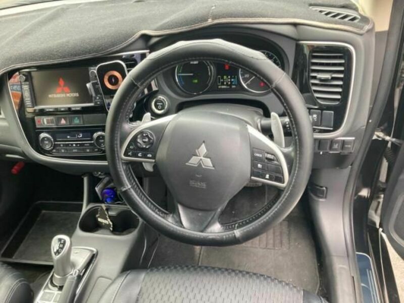 OUTLANDER PHEV-19