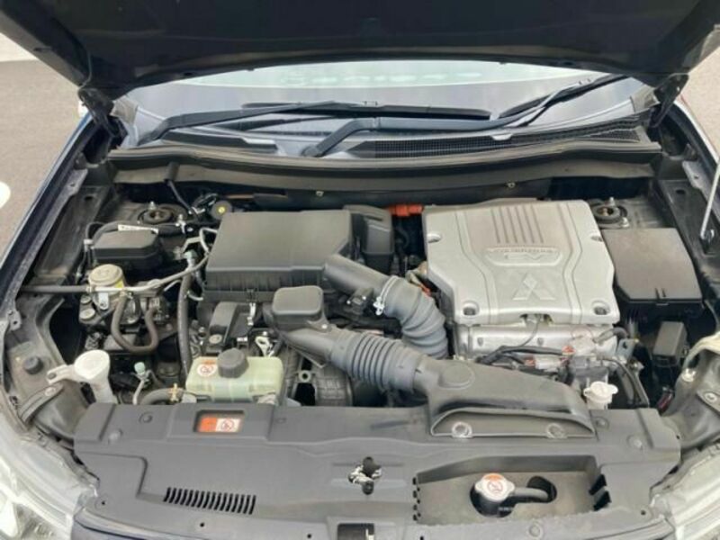 OUTLANDER PHEV-26