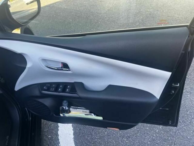 PRIUS-12