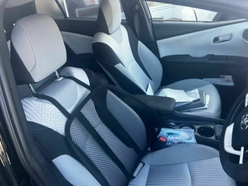 PRIUS-13
