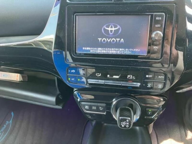 PRIUS-11