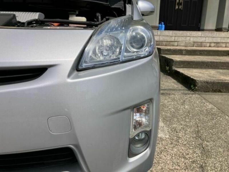 PRIUS-8