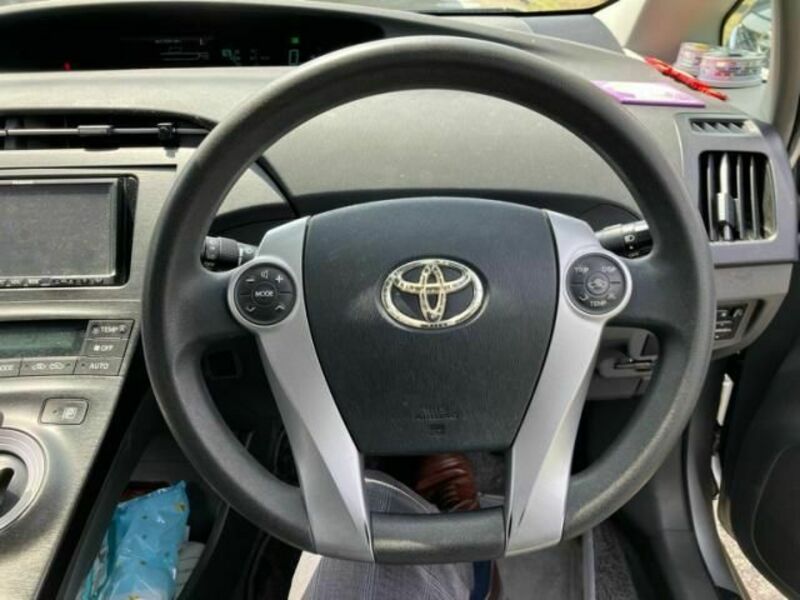 PRIUS-13