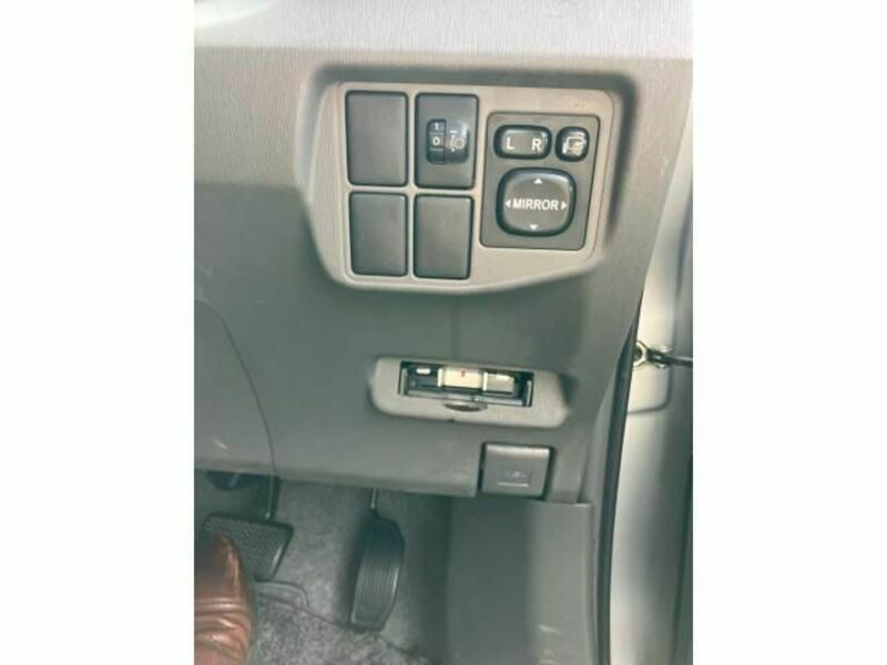 PRIUS-17