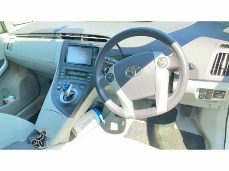 PRIUS-9