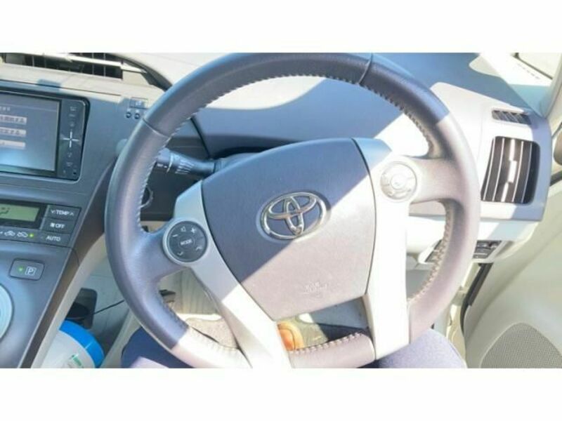 PRIUS-18