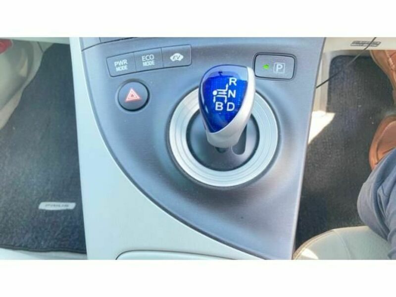 PRIUS-25
