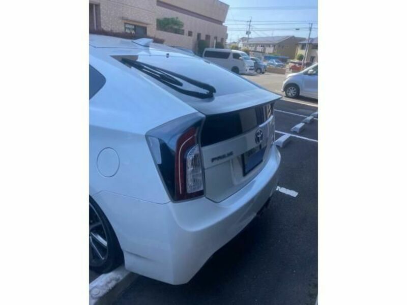 PRIUS-4
