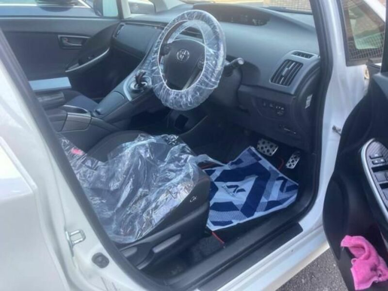 PRIUS-12