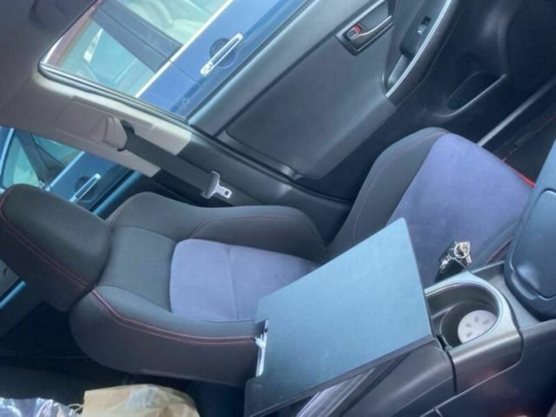 PRIUS-13