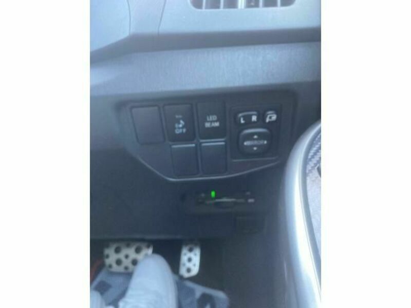PRIUS-17