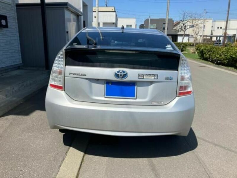 PRIUS-4