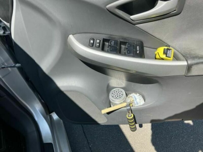PRIUS-17