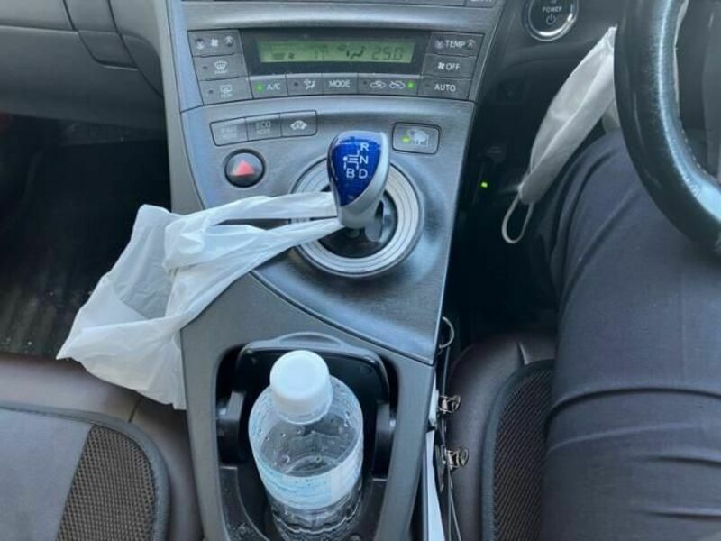 PRIUS-25