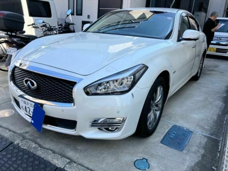 NISSAN　FUGA HYBRID