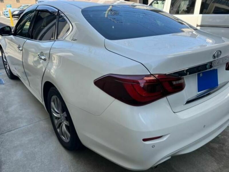 FUGA HYBRID-4