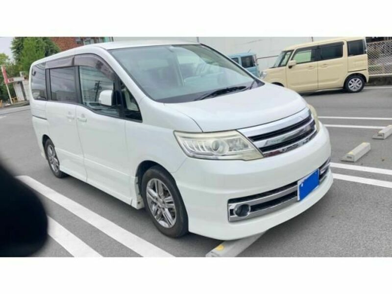 NISSAN　SERENA