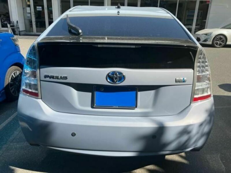PRIUS-4