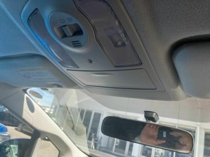 PRIUS-19