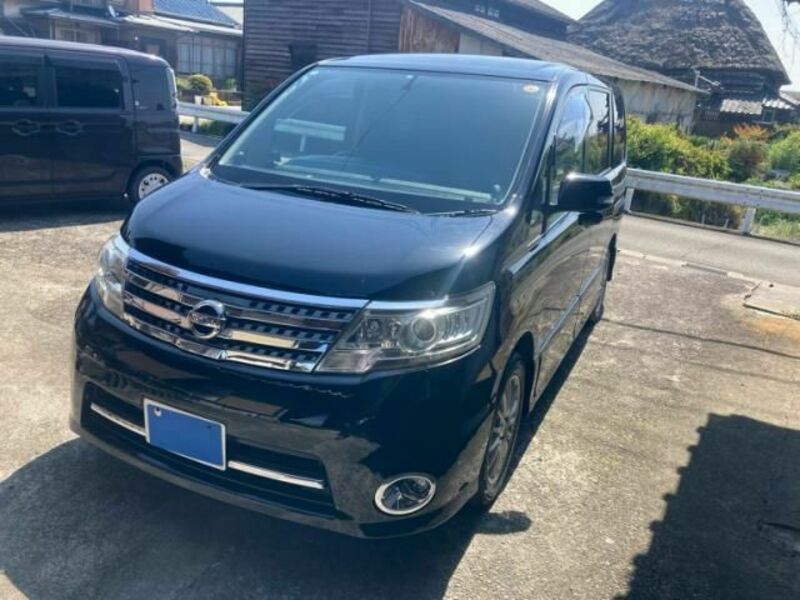 NISSAN　SERENA