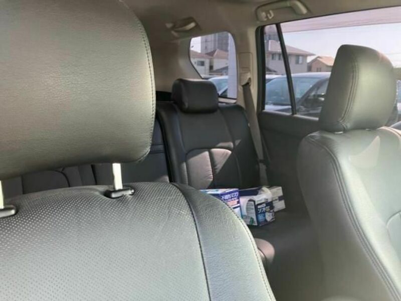 LAND CRUISER PRADO-16