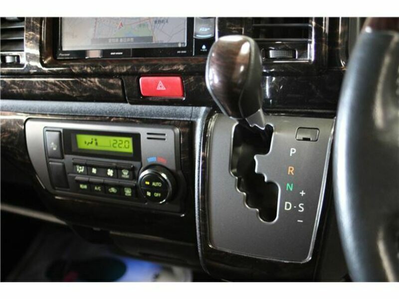 HIACE VAN-14