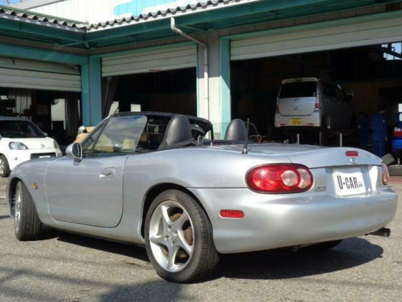 ROADSTER-3